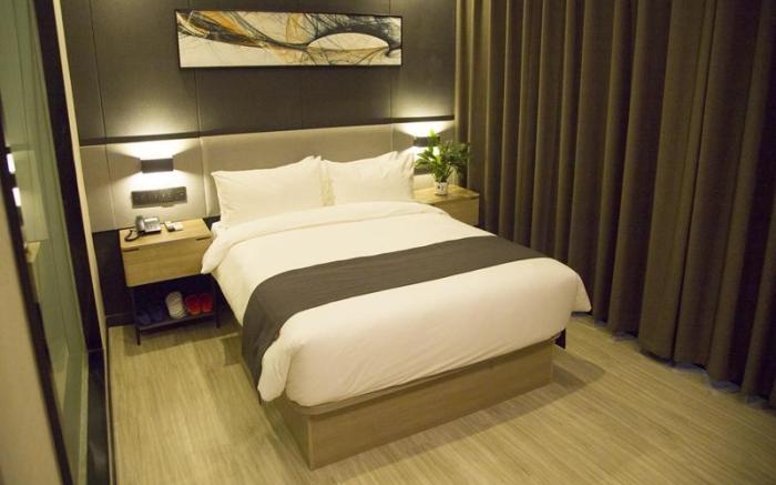 UP and IN Hotel Henan Zhengzhou Xinzheng District Shuanghu Avenue Metro Station