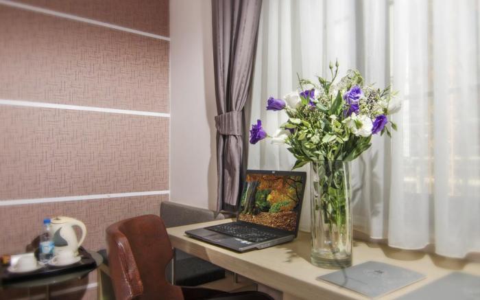 Midas Hotel