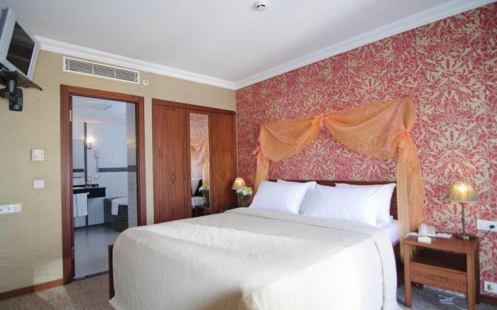 Midas Hotel