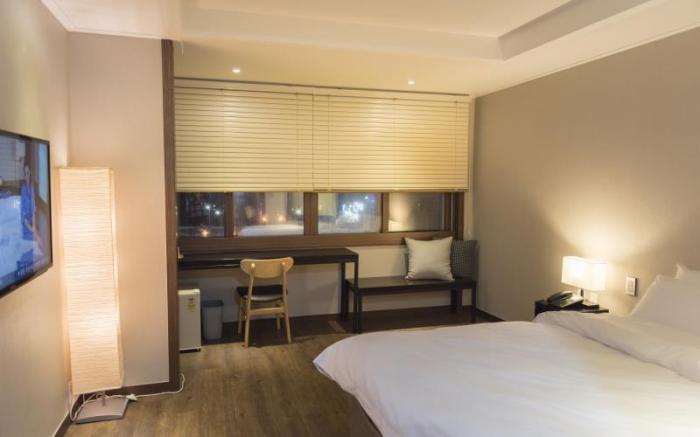 Check Inn Hotel