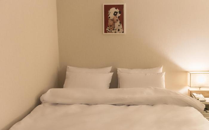 Check Inn Hotel