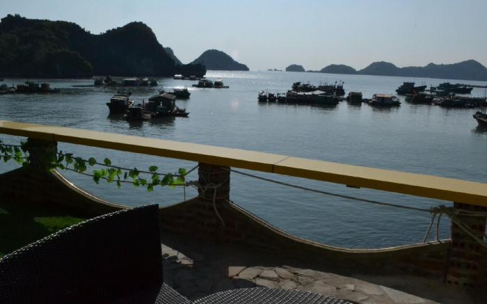 Le Pont Bungalow Hostel