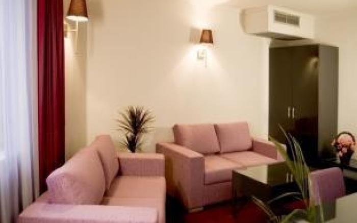 Elate Plaza Hotel