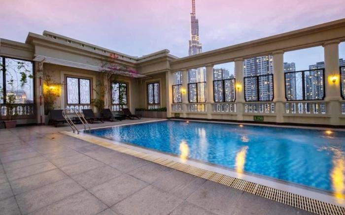 THE MANOR 2 STUDIO APT FREE ROOFTOP POOL 