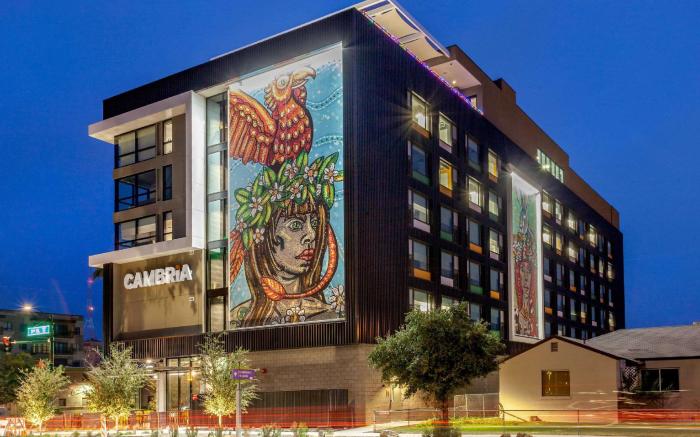 Cambria Hotel Downtown Phoenix Convention Center