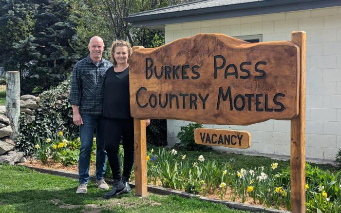 Burkes Pass Country Motel