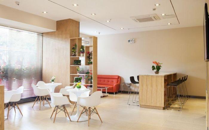 IU Hotel Guiyang North Station Shibei Road