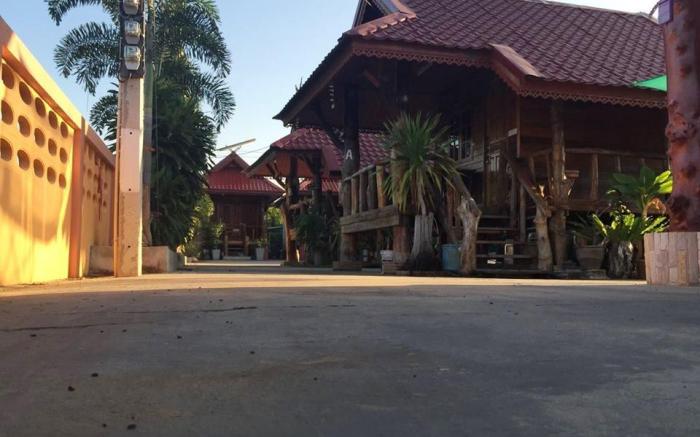 Ruenmai Homestay Lahansai