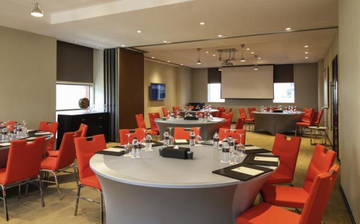 ibis One Central