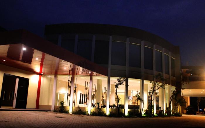 De Resort Hotel and Convention