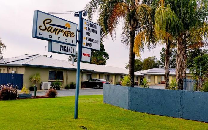 Sunrise Motel