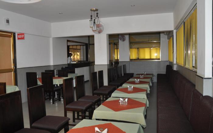 Hotel Excellency Inn