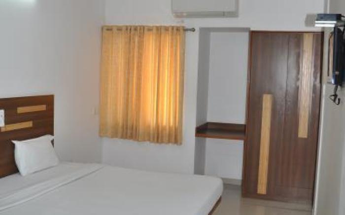 Hotel Excellency Inn