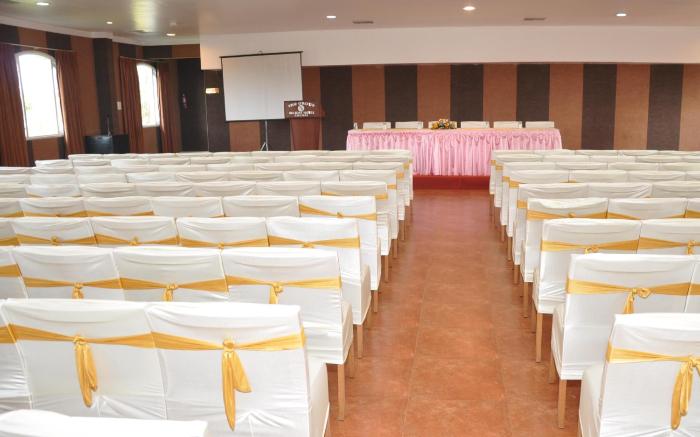 Holiday Hotel Cherai