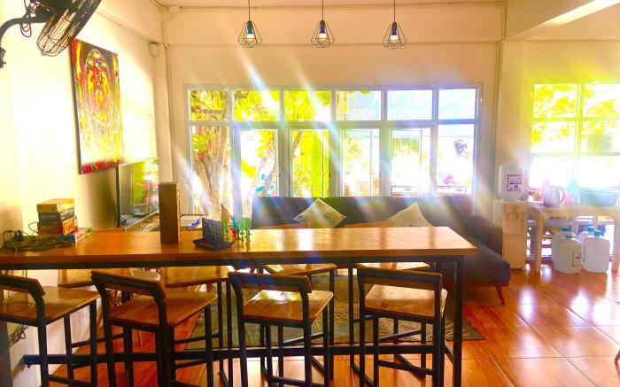 See Sea Backpacker House