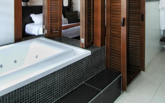 Courtyard at Heeren Boutique Hotel