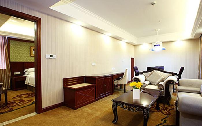 Vienna Hotel Changsha Furong Middle Road Wuyi Square
