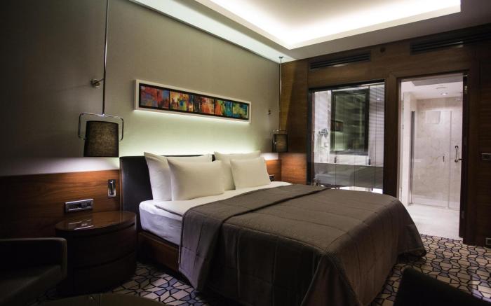 Royal Stay Palace Hotel