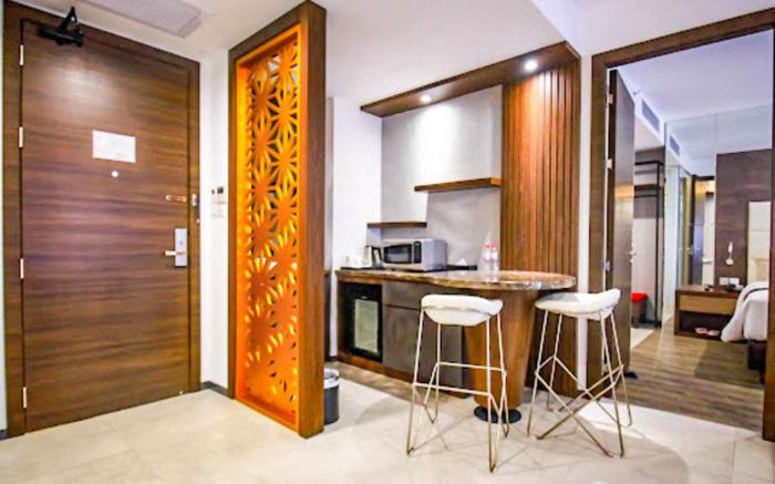 Asialink Hotel by Prasanthi