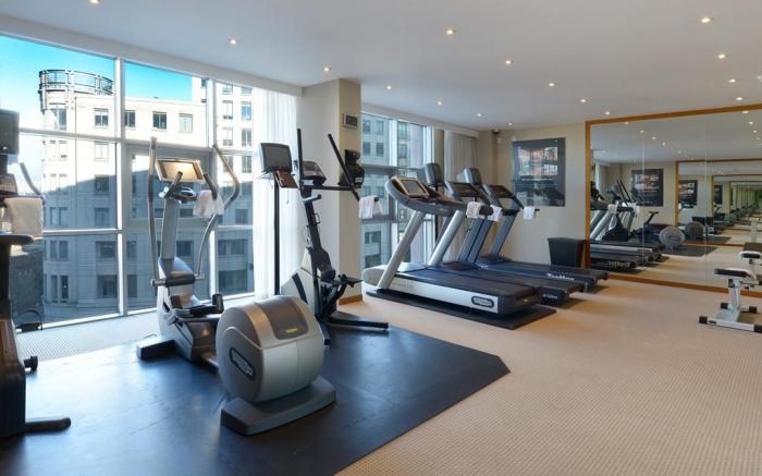 Canary Riverside Plaza Hotel