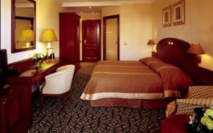 Alexander Hotel