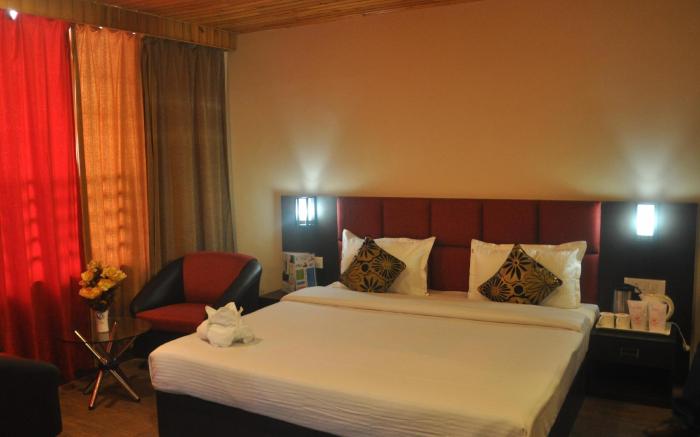 Hotel MMR Manor MG Marg