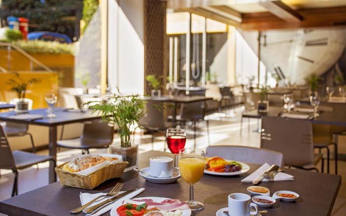 HF Tuela Porto Hotel