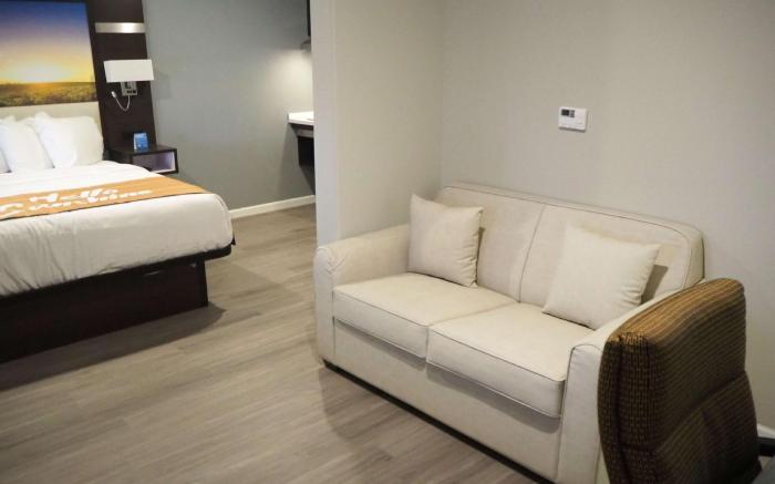 Days Inn by Wyndham Galt/Elk Grove South