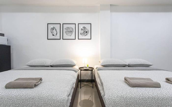 P1 Silom Pan large room full kitchen WIFI 4-6pax