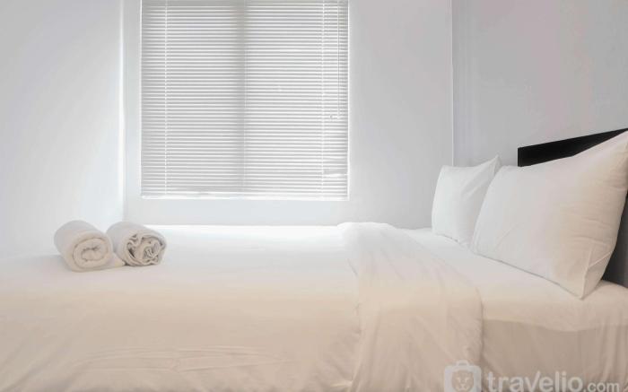 Stylish & Modern 2BR Bassura City Apt By Travelio