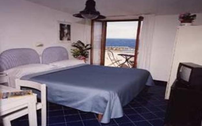Hotel Baia Di Puolo
