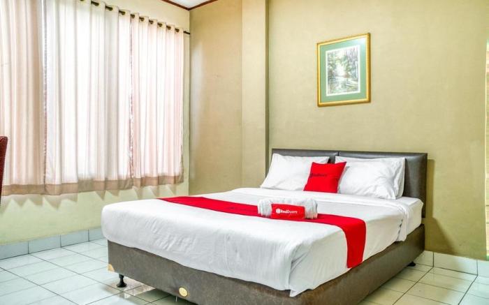 RedDoorz near Plaza Senayan
