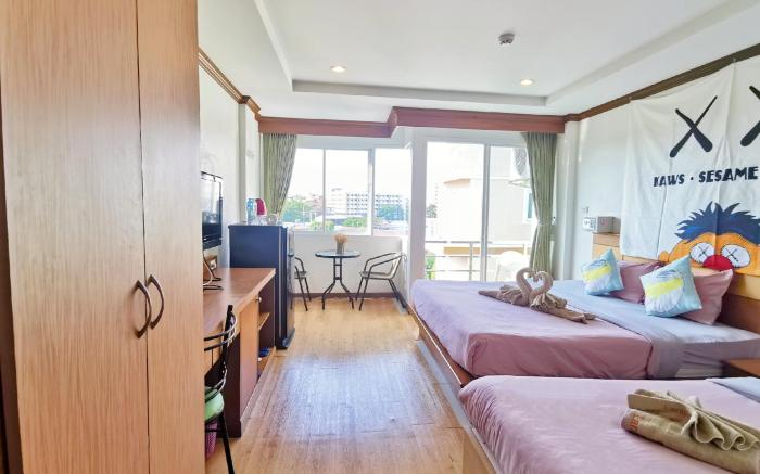 B/Monthly Rent/Luxury  Room/patongCenter/Balcony 