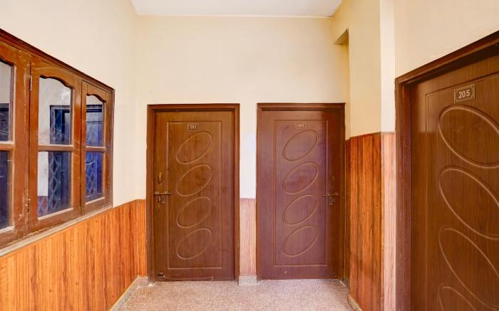 Super Hotel O Dehradun City Centre