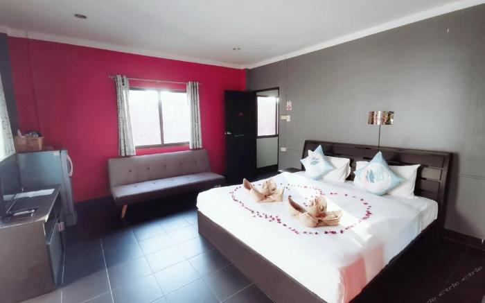 S3/Patong Cheapest / KingBed  Room /Near Bangla 