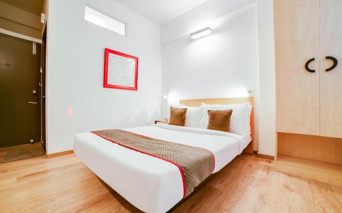 Townhouse Sarvar Hospitality Near Ascendas Park Square Mall
