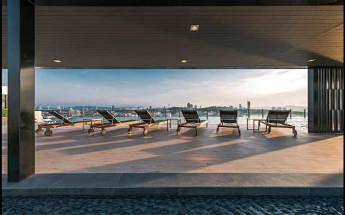 N11 The Base, Infinity pool , 100 m. from the sea