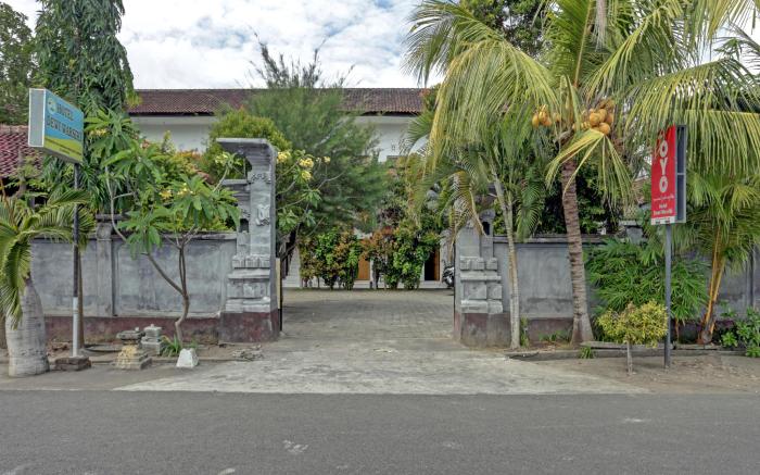 OYO 3096 Hotel Dewi Warsiki Near Gilimanuk Port