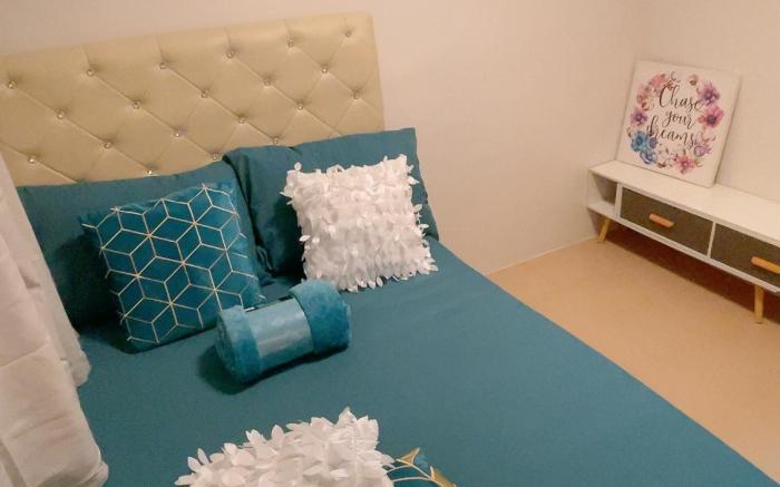 MRocio 1725 Condo Unit at One Spatial Iloilo(4pax)