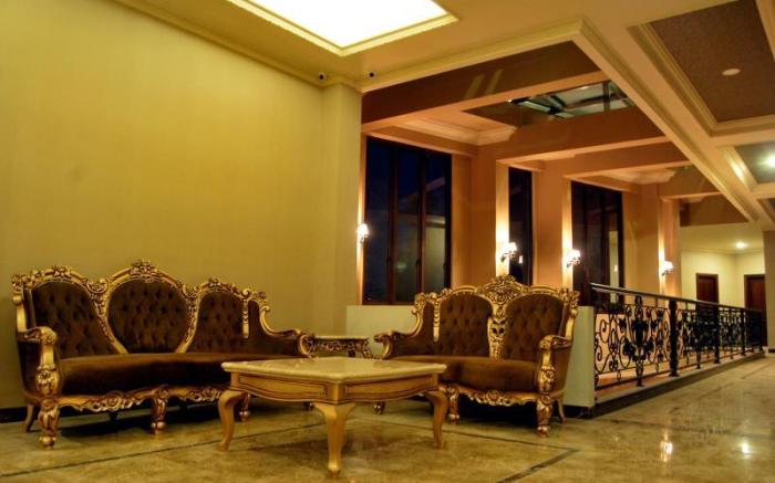 Apple Green Hotel