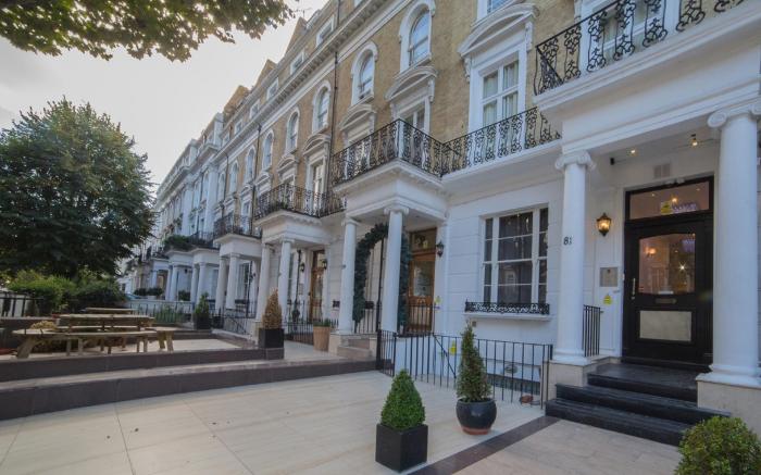 Imperial Court Suites