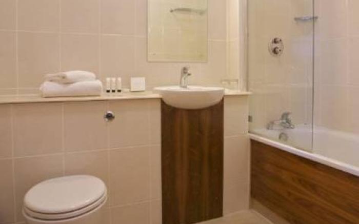 Thames Riviera Hotel