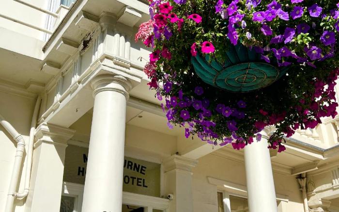 Melbourne House Hotel