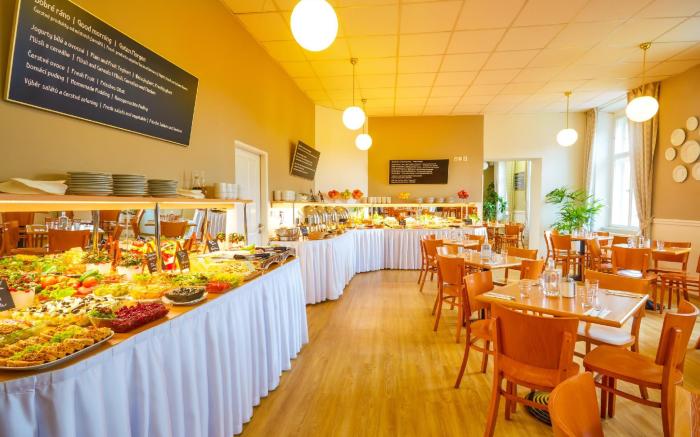 Metropolitan Old Town Hotel