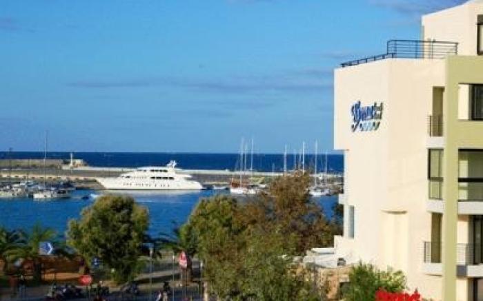 Kyma Suites Beach Hotel