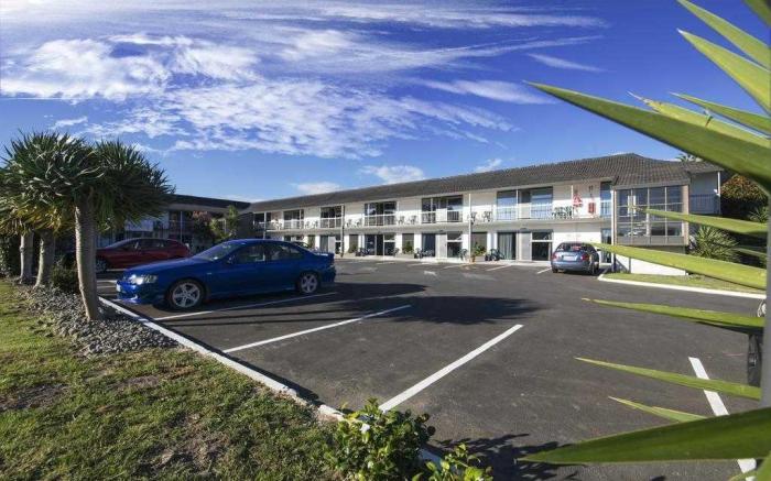 Ellerslie Palms