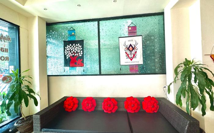 Happy 99 guest house/Deluxe double room & balcony