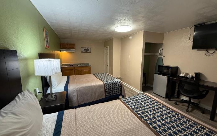Executive Inn and Kitchenette Suites