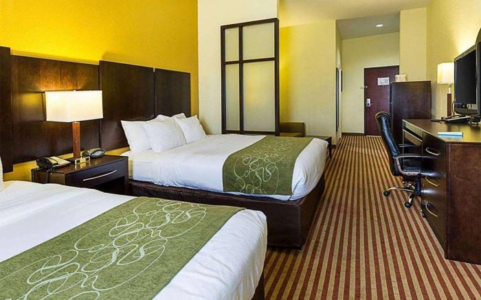 Days Inn & Suites by Wyndham Houston / West Energy Corridor
