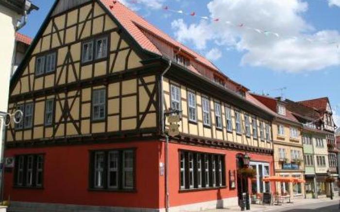 Muhlhauser Hof und Stadtmauer